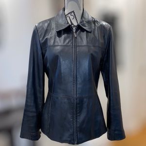 Ladies medium leather jacket with liner (thinsulate) in excellent condition.